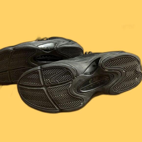 Nike Pippen 2 Triple Black 2006 Shoes Sneakers Size 12 312545-002 - Picture 5 of 5
